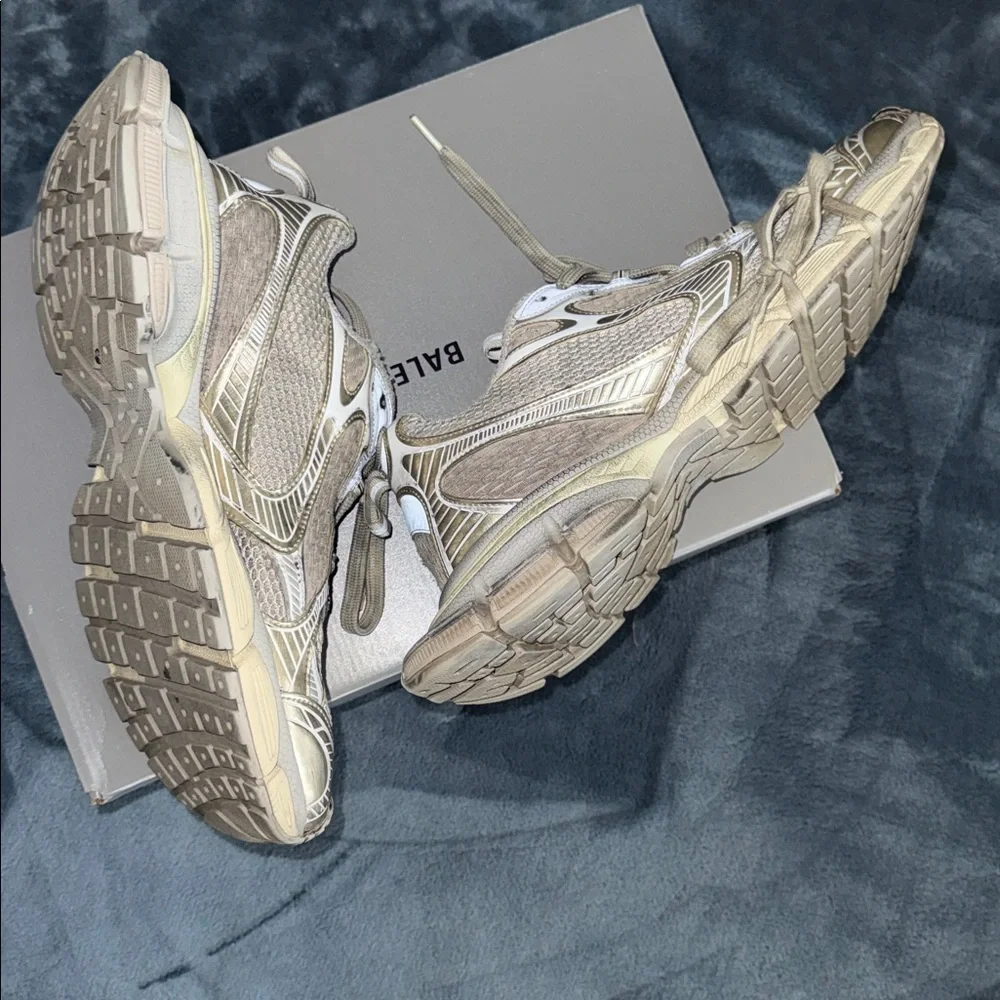 Balenciaga 3XL Eggshell Sz 13 - Picture 13 of 14